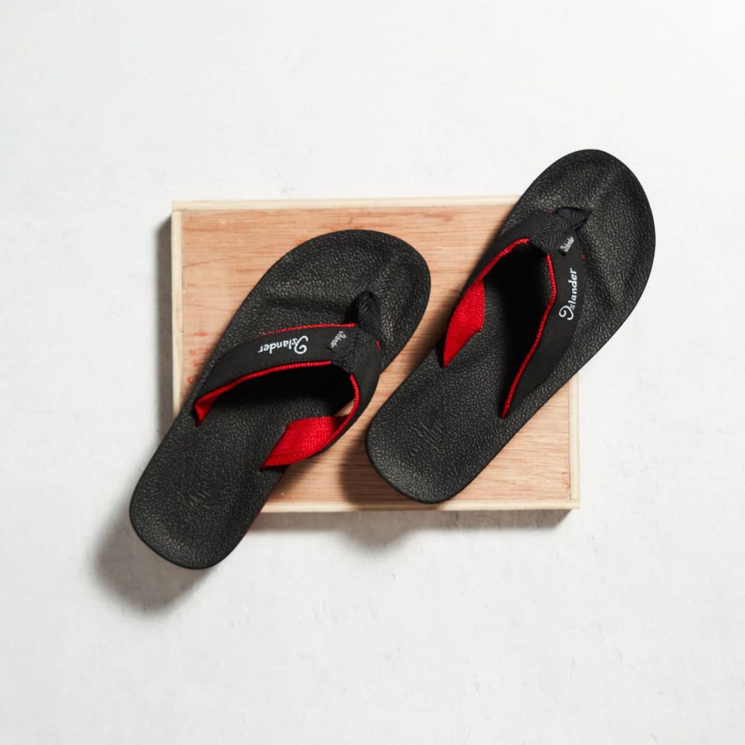 Islander 10 Series Sandals (Flip Flops) - Black / Red